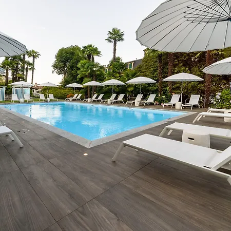 Paradiso فندق أرونا